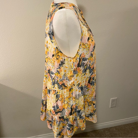 Floreat Anthropologie Tie Front Sleeveless Daisy Floral Blouse - Picture 3 of 13